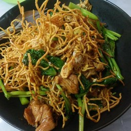 หมี่กรอบผัดซีอิ้วหมูนุ่ม