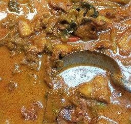 ข้าวราดแกงบ้านคมขำ