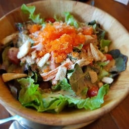 สลัดปูอัดไข่กุ้ง