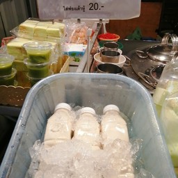 เต้าหูนมสดใส่ฟองเต้าหู้( แบบขวดเย็น)