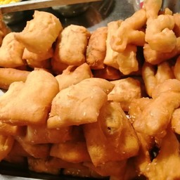 ปาท่องโกใส่ใส้