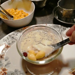 น้ำเต้าหู้ทรงเครื่อง