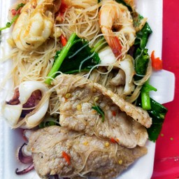 ผัดขี้เมารวมมิตร เส้นหมี่