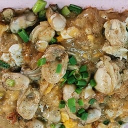 ผัดไทย  หอยทอด ออส่วน ตลาดโต้รุ่งพระปิ่น 3