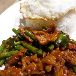 ข้าวพริกแกงหมู + น้ำเก๊กฮวย