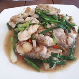 ปลาผัดคึ่นไฉ่