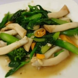 คะน้าหน่อไม้ทะเล คึ่งกระป๋อง