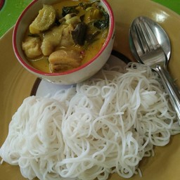 ขนมจีน + แกงเขียวหวานไก่