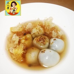 บัวลอยงาดำกับเห็ดหูหนูขาวน้ำขิงร้อน