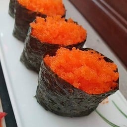 32). ซูชิ    (ไข่กุ้ง) 3 คำ