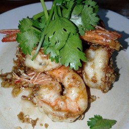 ผัดกระเทียมกุ้ง
