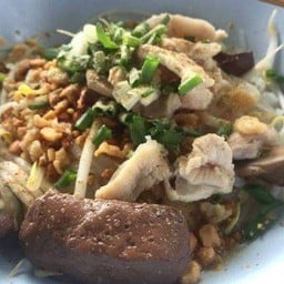 ก๋วยเตี๋ยวไก่ไทย ซอยบ้านพัก