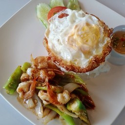 ข้าวผัดพริกสด