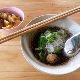 ก๋วยเตี๋ยวเรืออยุธยา ชานกรุง ซอยสุภาพงษ์