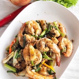 กุ้งผัดพริกไทยดำ