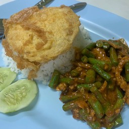 ผัดพริกแกงหมู