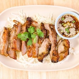 คอหมูย่างจิ้มแจ่ว(กับข้าว)