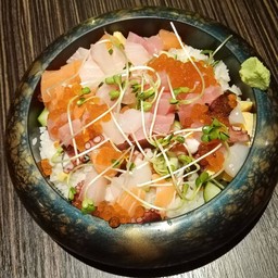 ข้าวหน้าปลาดิบรวม