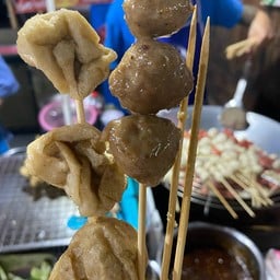 ป้าหวอ @ลูกชิ้นหมูบุรีรัมย์