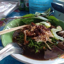 ก๋วยเตี๋ยวไก่มะระบุฟเฟ่ต์