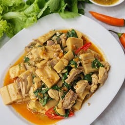 ไก่ไทยผัดหน่อไม้