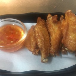 ปีกไก่กรอบ อุ๊ต๊ะเต๊ก