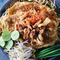 ผัดไทเจ๊พร เจ้าเก่าตลาดโอ๋เอ๋