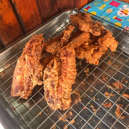 ข้าวหมูทอด 30 บ ประชาสงเคราะห์ 30