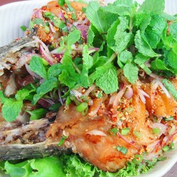 ลาบปลาช่อนทอด