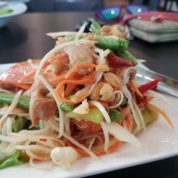 Vanorn Coffee บริการพร้อมอาหารจานด่วนที่จอมบึง จ.ราชบุรี จอมบึง