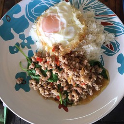 กะเพรา หมู,หมูสับ,ไก่,ตับ,ราดข้าว