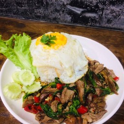ข้าวกะเพราเป็ดย่าง  55 บาท