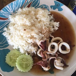 ผัดน้ำมันหอย กุ้ง หมึก ทะเล