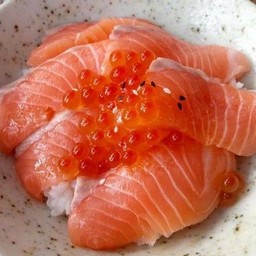 ข้าวหน้าแซลมอน