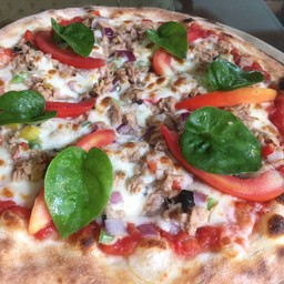 Tuna pizza 