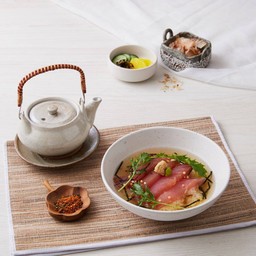 Soy Marinated Raw Tuna (241.7 Kcal)