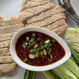 สเต็กหมูกับน้ำจิ้มแจ่ว