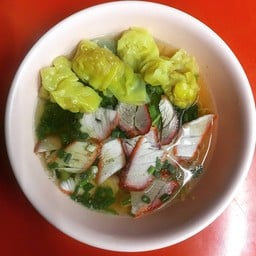 เก้า บะหมี่เกี๊ยว