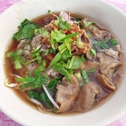 ก๋วยเตี๋ยวเนื้อ