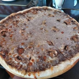 พิซซ่าเห็ดทรัฟเฟิล