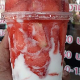 สตอเบอร์รี่โยเกิตร์ลาวาปั่น