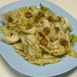 กะหล่ำน้ำปลาผัดกุ้งแห้งทอด