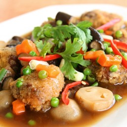 ซี่โครงหมูอบถั่วลันเตา