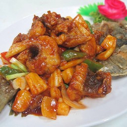 ปลากะพงผัดเปรี้ยวหวาน