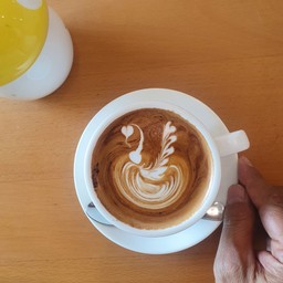 GRAVITY CAFE & BISTRO พระสิงห์