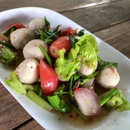 ยำลูกชิ้น