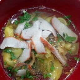 เกี๊ยวหมูแดง