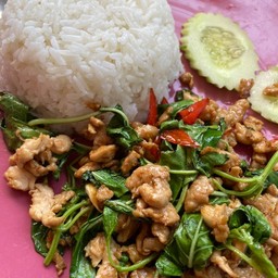 ข้าวกะเพรา หมู