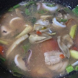 ต้มยำทะเลน้ำใส