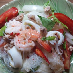 ยำวุ้นเส้นทะเล